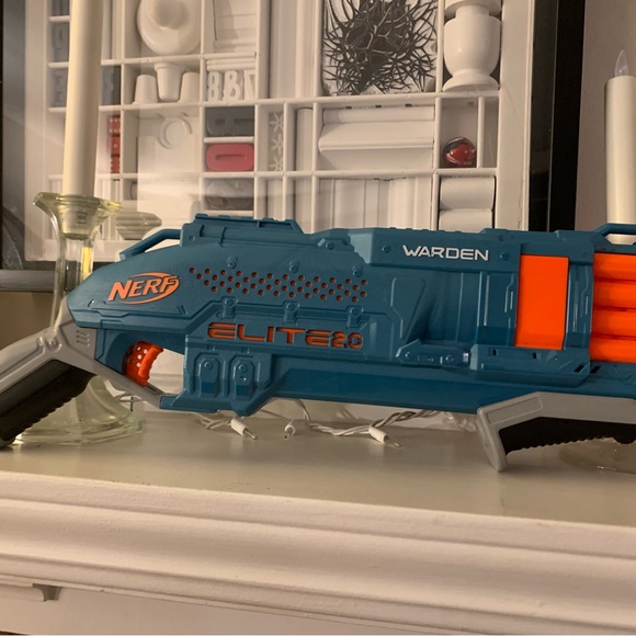 Nerf Elite 2.0 Warden DB-8 Blaster - Picture 2 of 2